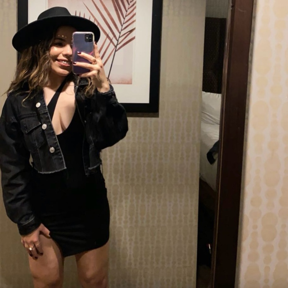 The most comfortable dress! I’m obsessed with the material.